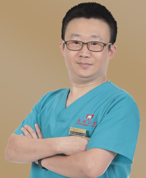 陈传宇:圣洁资深美牙修复医师